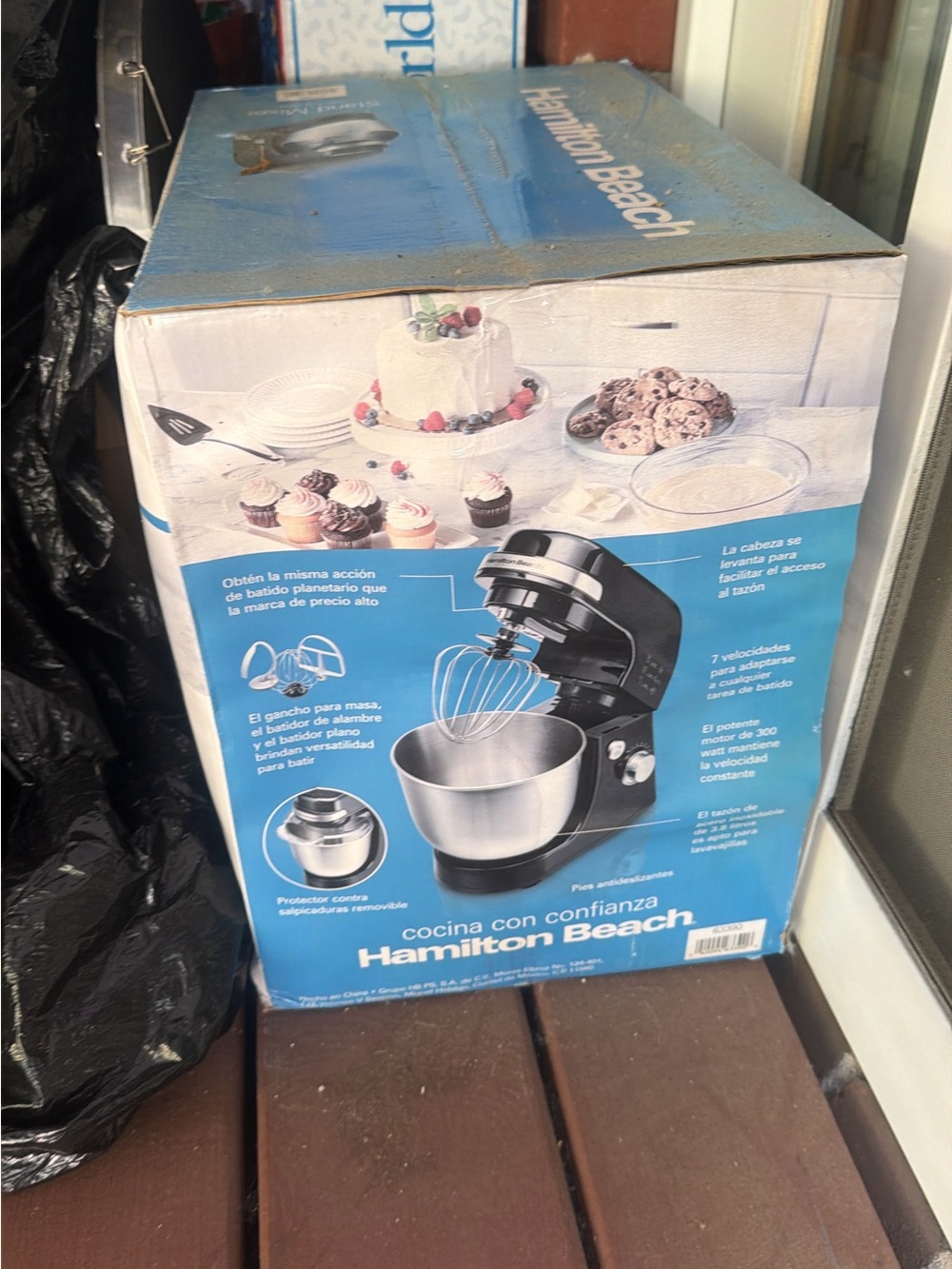 Hamilton Beach Black Stand Mixer with Stainless Bowl 4 quart n box new